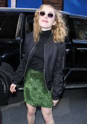 kiernan-shipka-outside-aol-build-studios-in-new-york-city-3[...].jpg