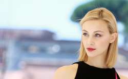 sarah-gadon-wallpapers-08.jpg
