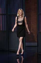 Emma-Roberts-on-Late-Night-with-Seth-Meyers--03.jpg