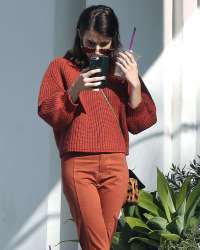 Emma-Roberts---Spotted-at-the-Ralph-Lauren-store-in-Beverly[...].jpg