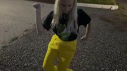 кобыла дэнсит.mp4