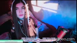 2-strim-2WAho7e06m7XP.webm