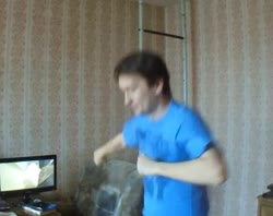 кейняша танцует.webm