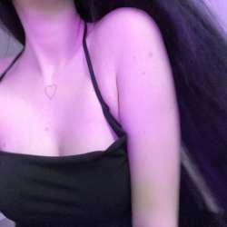 aG2pVEVme6F5-u6J5Shwiezb5QMo-zFqMvFTSsgW-LqGqy27CPF3pG19-rM[...].jpg