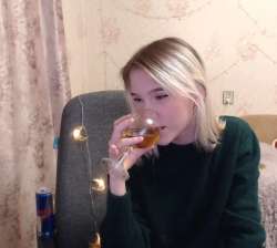 A8Ep2XxQgr95.jpg