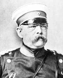 канцлер в форме.jpg