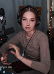 AT-cmye0uo1O47e1s7fpGr4cJA.mp4