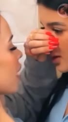 Tenderlybae и Luna ПОЦЕЛОВАЛИСЬ прямо на СТРИМЕ!!! (720p).mp4