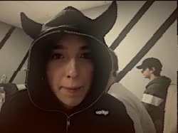 veltyi2023-11-13-22-38-041699904284925.mp4