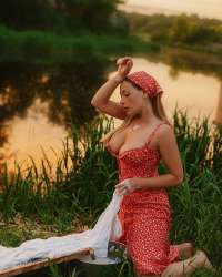 1692003442metlica-club-p-odinokie-zhenshchini-v-derevne-krasivo-35.jpg