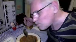 чё пожрать.mp4