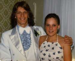 gfs-senior-prom-1980-v0-2drazd8waelc1[1].jpeg