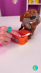 ¡Este truco realmente FUNCIONÓ!  Carga tu teléfono con un dibujo.mp4