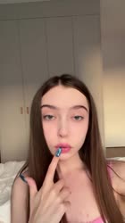 aHR0cHM6Ly9zY29udGVudC1vdHAxLTEuY2RuaW5zdGFncmFtLmNvbS9vMS92L3QxNi9mMS9tODYvRTk0NzZBMzMwOUFBMkJFNzY0NkM5NzI4MTNBRDUyQTVfdmlkZW9fZGFzaGluaXQubXA0P3N0cD1kc3QtbXA0JmVmZz1leUp4WlY5bmNtOTFjSE1pT2lKYlhDSnBaMTkzWldKZlpHVnNh.mp4