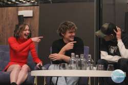 panelwednesdayseriemercrediemmamyershunterdoohangeorgiefarmerdreamitfestparisconvention2023frconventions37.webp