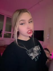 ssstik.io@whylollycry1746086747502.mp4