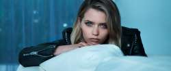 abbey-lee-ebbi-li-the-neon-demon.jpg