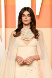 kaia-gerber-at-2025-vanity-fair-oscar-party-in-beverly-hills-03-02-2025-6.jpg