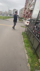 скуф подкатывает.mp4