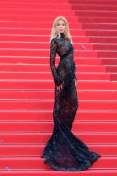 stella-maxwell-at-the-phoenician-scheme-premiere-at-78th-cannes-film-festival-05-18-2025-0.jpg