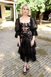 lucy-boynton-jnsq-ro(2).jpg