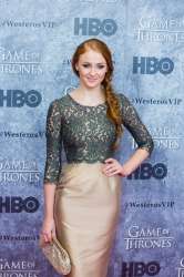 sophieturnergameofthronesseason3premiereseattle(8).jpg