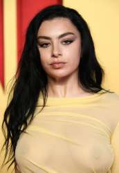 charli-xcx-at-vanity.jpg