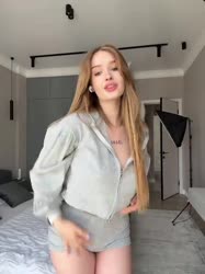 ssstik.io@uma.north1748296462399.mp4