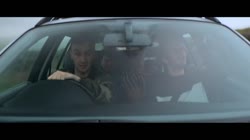 Я лысею, а ты мне про птицу! (сериал Голяк).mp4