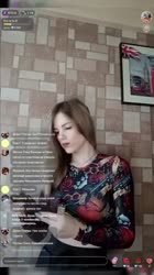 Реакция стримерши на песню Денчика.mp4