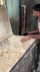 factory में ￼ chow mein ऐसे बनते है ｜ 😱😱 #shorts #chowmein-EJvPAMVqeqs.mp4