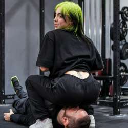billieeilishsquatpracticebyyepmhm123diik6e8-fullview.jpg