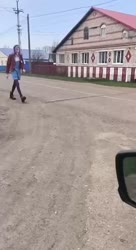 На улицах башкирского городка Бирска местные жители заметили вот такой.mp4