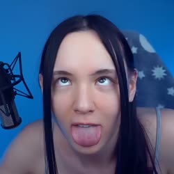 tongue.mp4