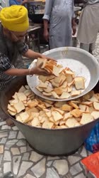 1 Lakh Pakoda Making #streetfood #shorts-N6wSDnwtElw.mp4