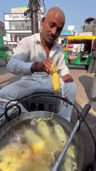 Hard-working man Selling Pakoda On Street 😱😱 #shorts #streetfood-EVYr3orWGfo.mp4
