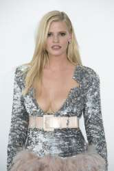 Lara-Stone-Sexy-11-Photos163008.jpg