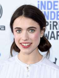 margaret-qualley-film-independent-spirit-awards-2020-6.jpg