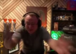 Чо это за хуйня.webm