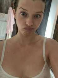 womenloverr-20250616-0001.jpg