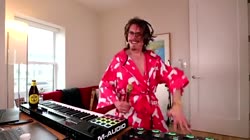 2343453555553243.mp4