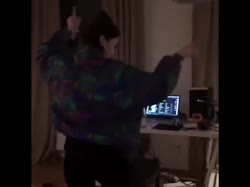 14587376061520.webm