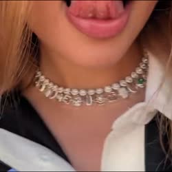 @VideoToGifConverterBot.mp4