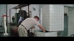 Приходится рвать когти.mp4