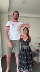 Z8kEZAVbZtL55CMl.mp4