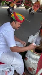 पानी बेचकार लाखों कमाये 😱😱 ##shorts #streetfood-IEWrqcRDmh0.mp4