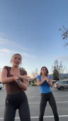 0066d39b4e08fe4086f982eae25751f4.mp4