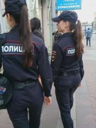 devushki-v-politseiskoi-forme-2.webp