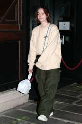 344129201mcfan-celeblounge-net28-03-2023-08-06mega961855015.jpg