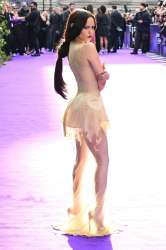 jenna-ortega-wednesday-tv-show-1013347468.jpg